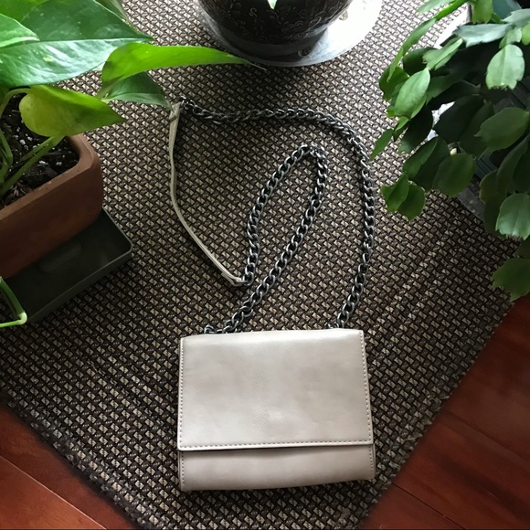 Forever 21 Handbags - Bundle me! Forever 21 Purse with Chain Strap